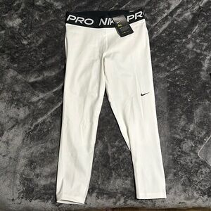 Nike pro tight fit legging NWT